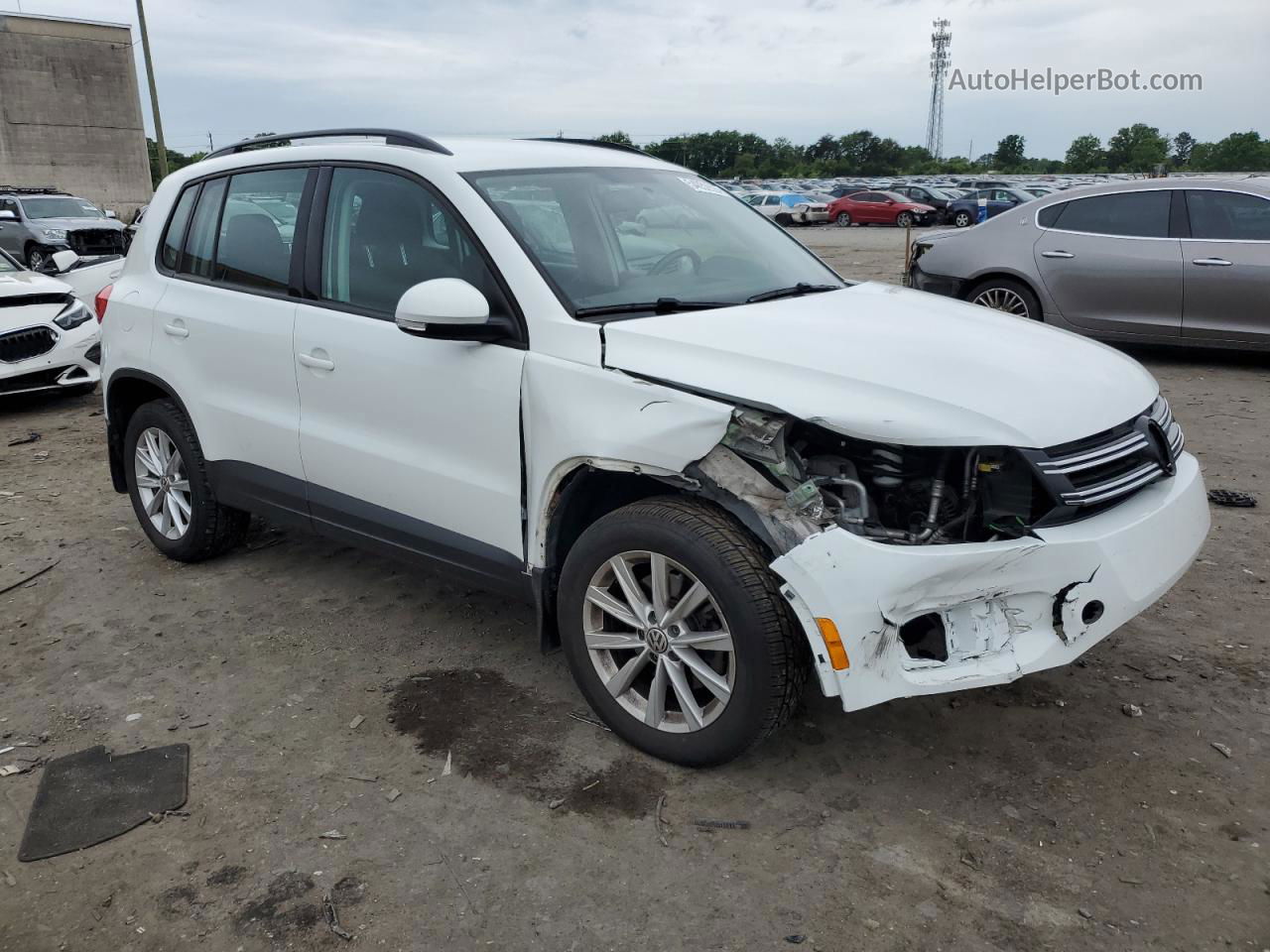 2017 Volkswagen Tiguan S White vin: WVGAV7AX3HK044368