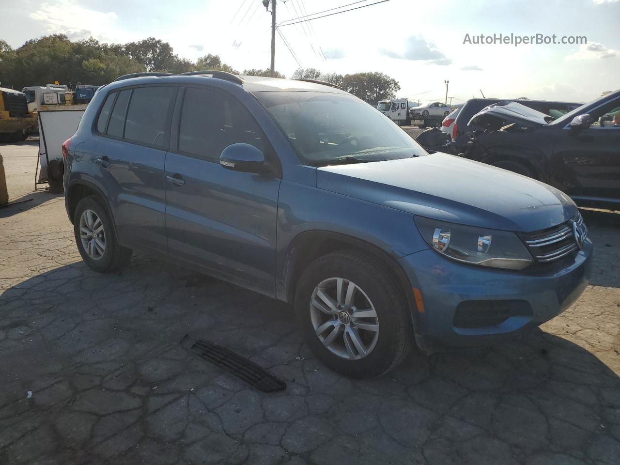 2017 Volkswagen Tiguan S Синий vin: WVGAV7AX3HW510941