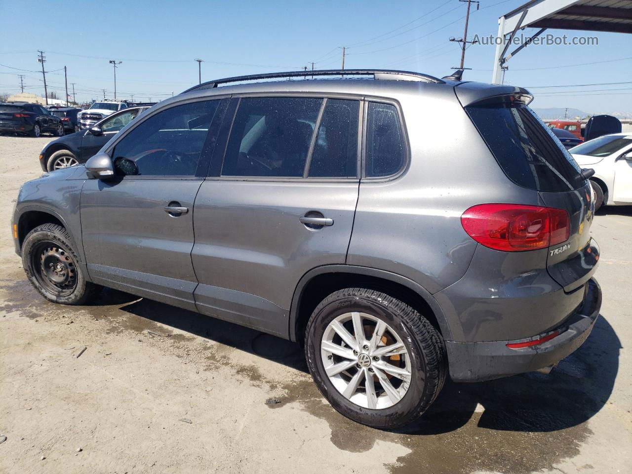 2018 Volkswagen Tiguan Limited  Gray vin: WVGAV7AX3JK006130