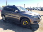 2018 Volkswagen Tiguan Limited  Gray vin: WVGAV7AX3JK006130