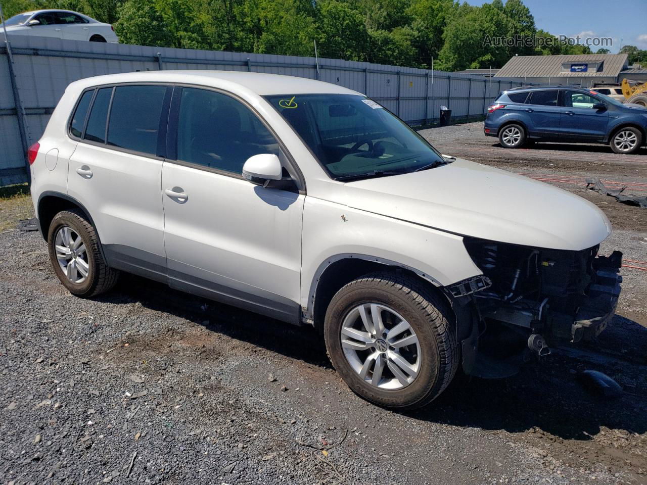 2013 Volkswagen Tiguan S White vin: WVGAV7AX4DW531601