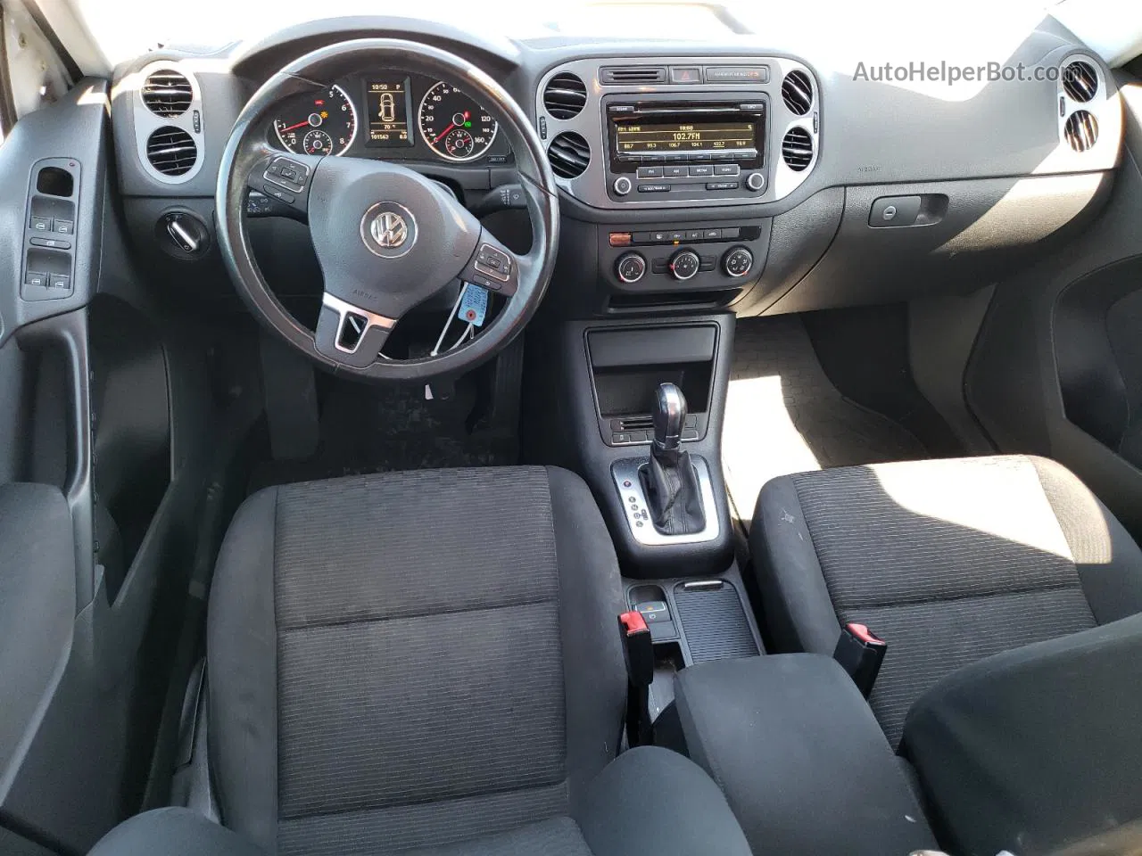 2013 Volkswagen Tiguan S Белый vin: WVGAV7AX4DW531601