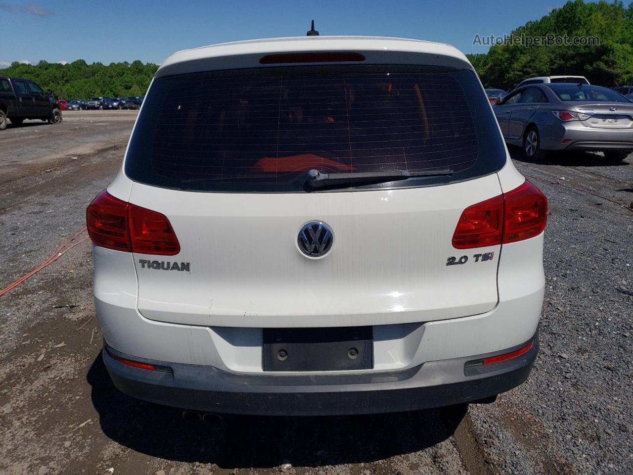 2013 Volkswagen Tiguan S White vin: WVGAV7AX4DW531601