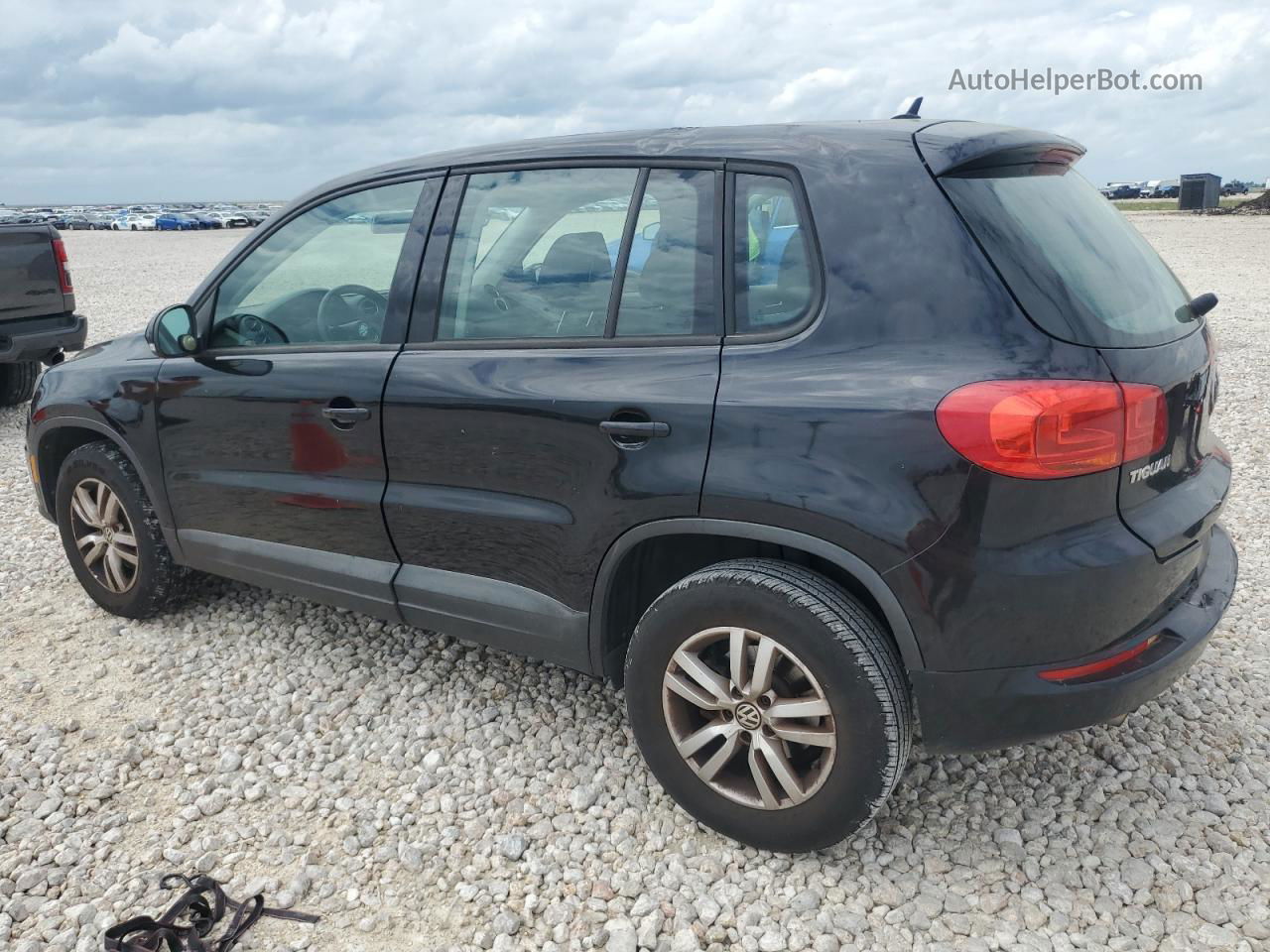 2013 Volkswagen Tiguan S Черный vin: WVGAV7AX4DW537401