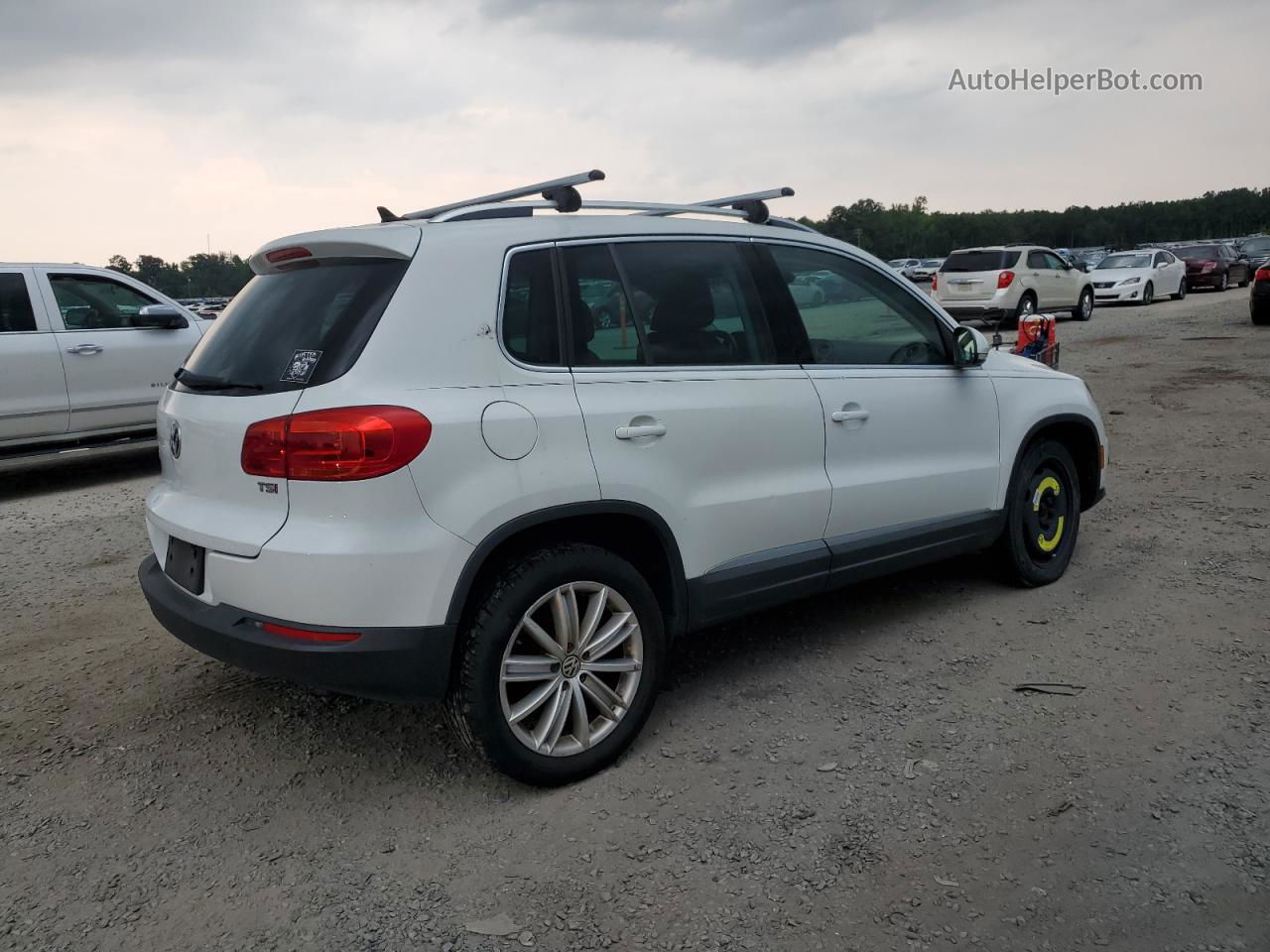 2016 Volkswagen Tiguan S White vin: WVGAV7AX4GW527553