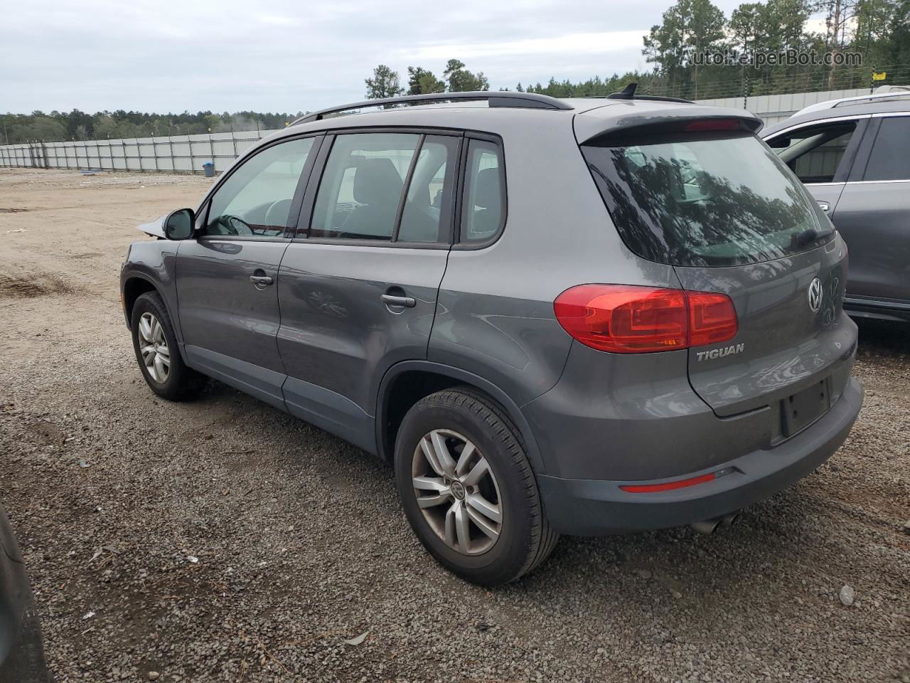 2017 Volkswagen Tiguan S Серебряный vin: WVGAV7AX4HK031273