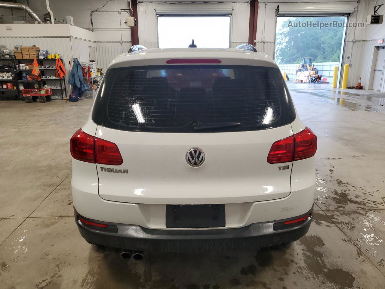 2017 Volkswagen Tiguan S White vin: WVGAV7AX4HW500242