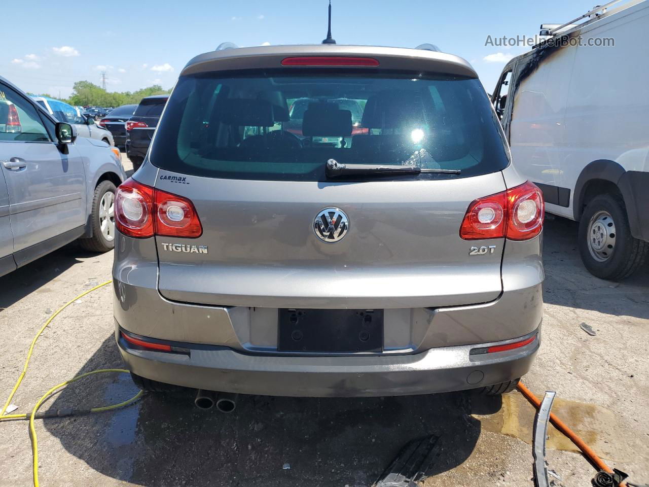 2010 Volkswagen Tiguan S Gray vin: WVGAV7AX5AW001052