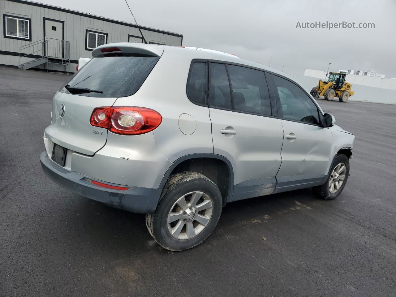 2010 Volkswagen Tiguan S Silver vin: WVGAV7AX5AW535216