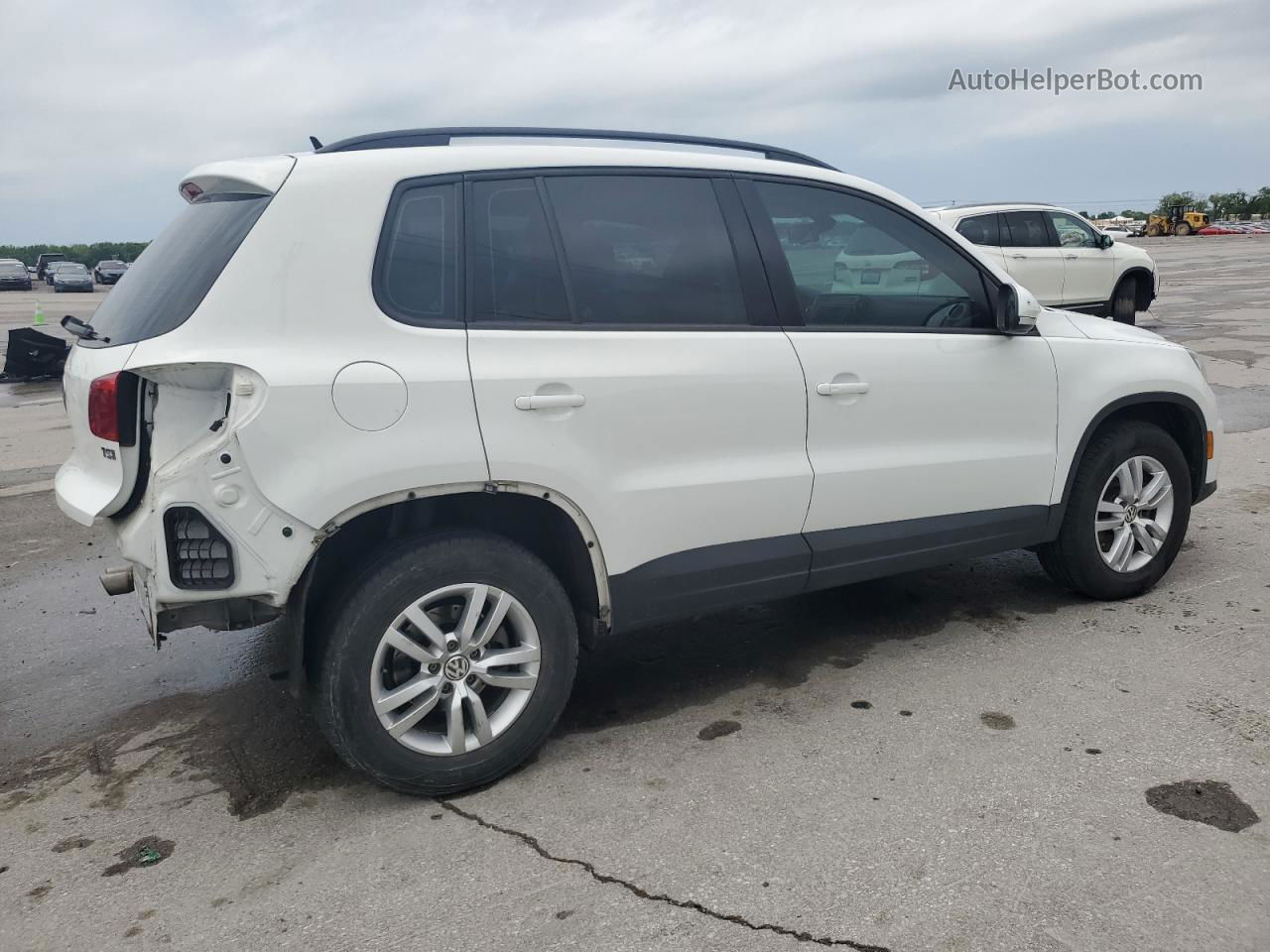 2016 Volkswagen Tiguan S White vin: WVGAV7AX5GW597790