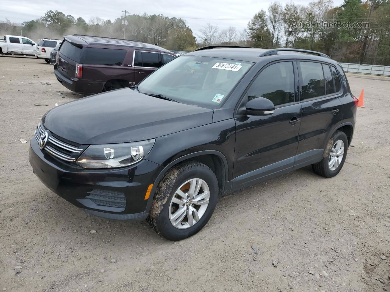 2017 Volkswagen Tiguan S Black vin: WVGAV7AX5HK000999