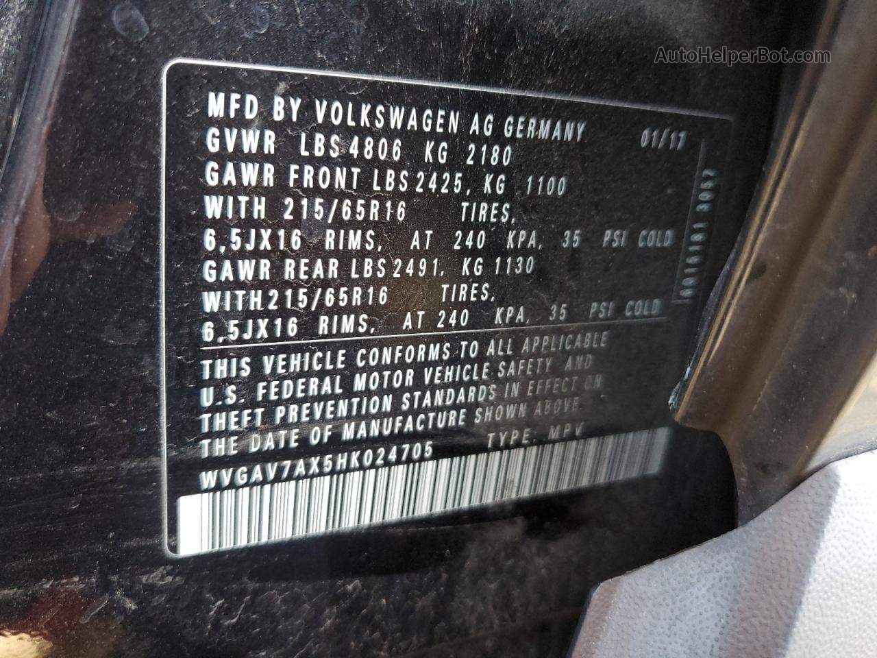 2017 Volkswagen Tiguan S Черный vin: WVGAV7AX5HK024705