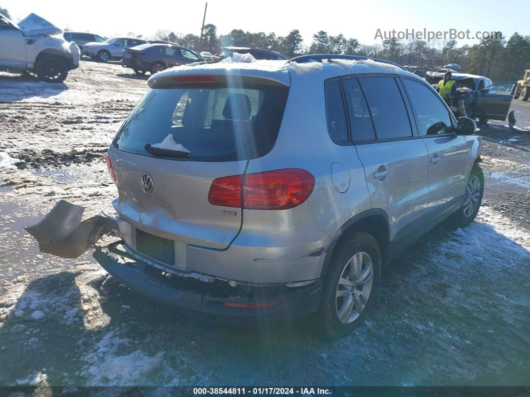 2017 Volkswagen Tiguan   Silver vin: WVGAV7AX5HK027054