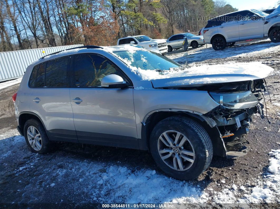 2017 Volkswagen Tiguan   Silver vin: WVGAV7AX5HK027054