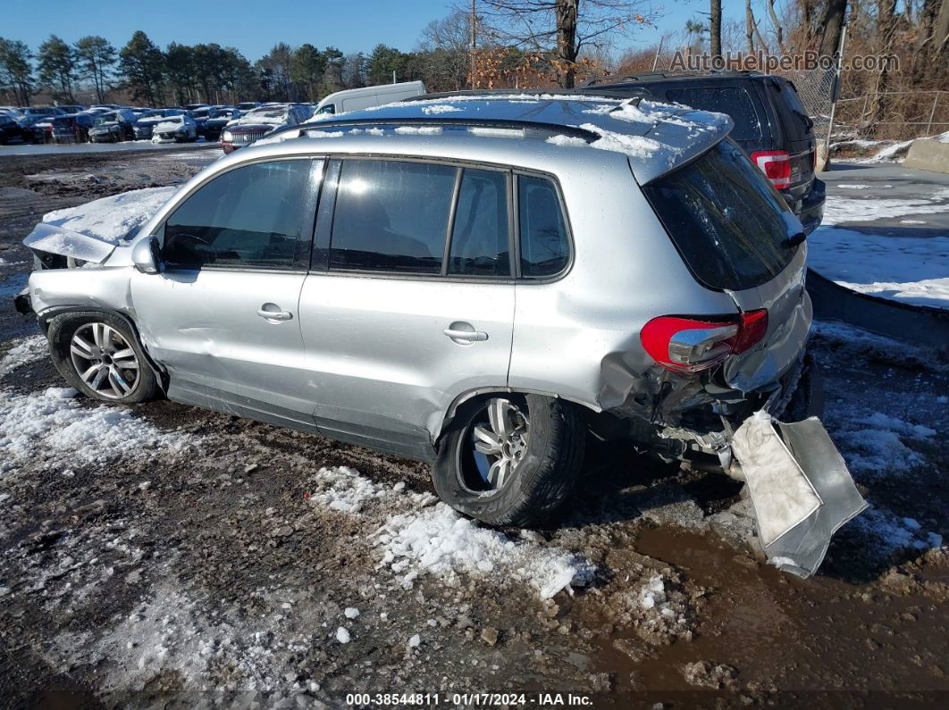 2017 Volkswagen Tiguan   Silver vin: WVGAV7AX5HK027054