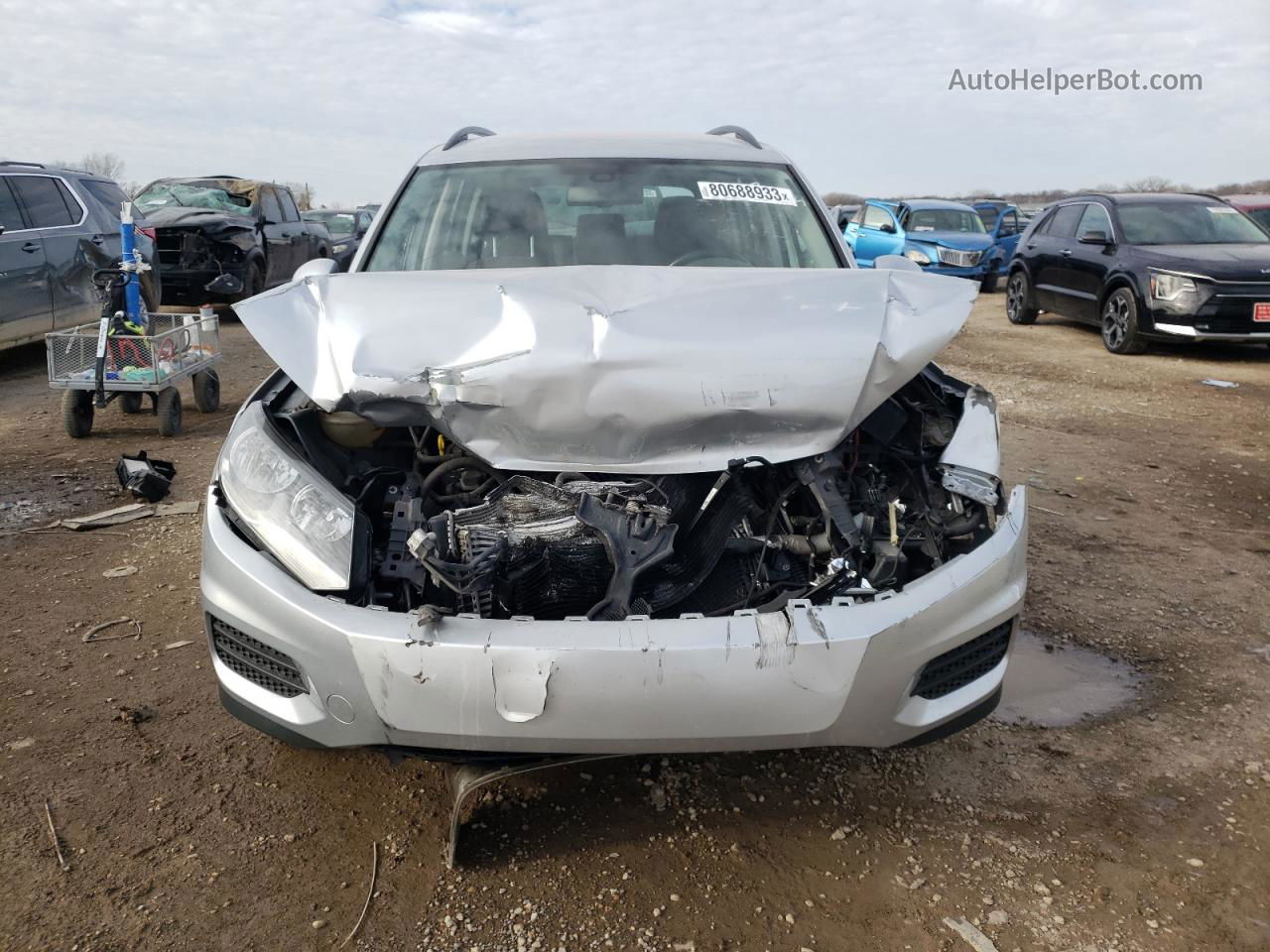 2017 Volkswagen Tiguan S Silver vin: WVGAV7AX5HK032593