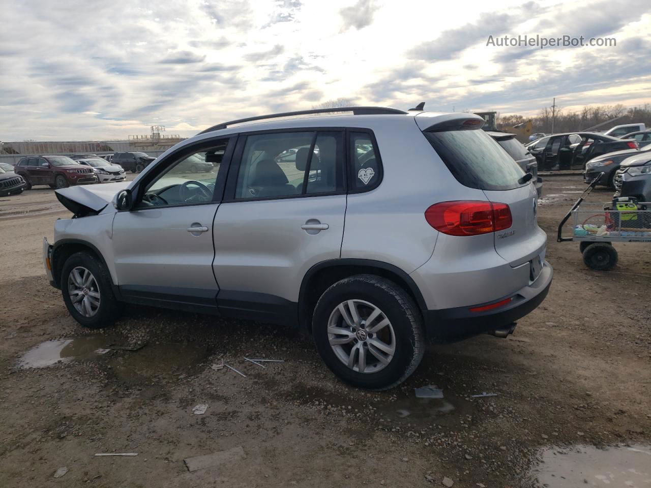 2017 Volkswagen Tiguan S Silver vin: WVGAV7AX5HK032593