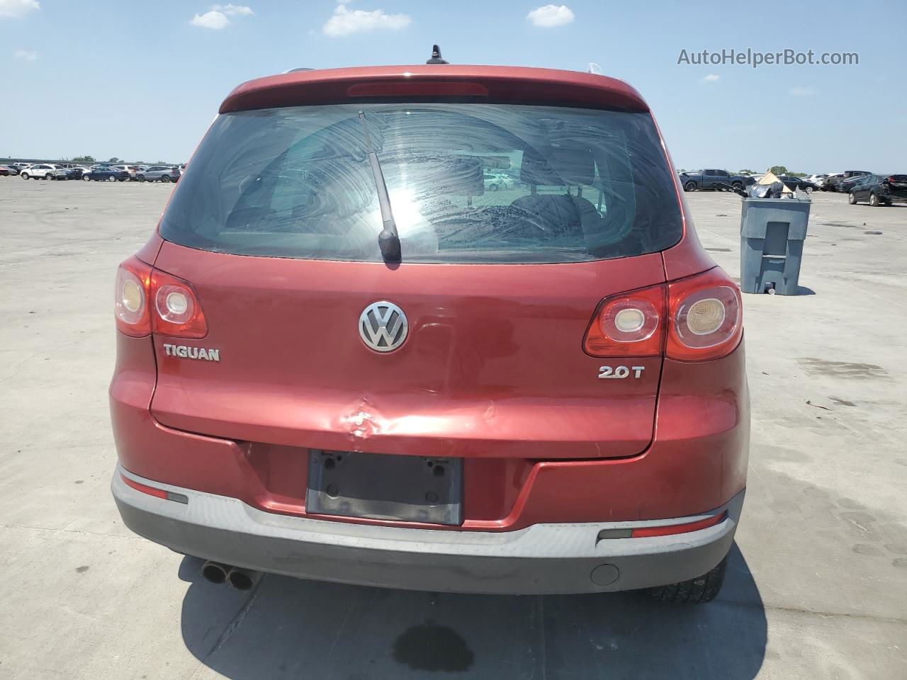 2010 Volkswagen Tiguan S Burgundy vin: WVGAV7AX6AW000959