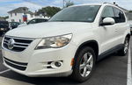 2010 Volkswagen Tiguan S White vin: WVGAV7AX6AW531689