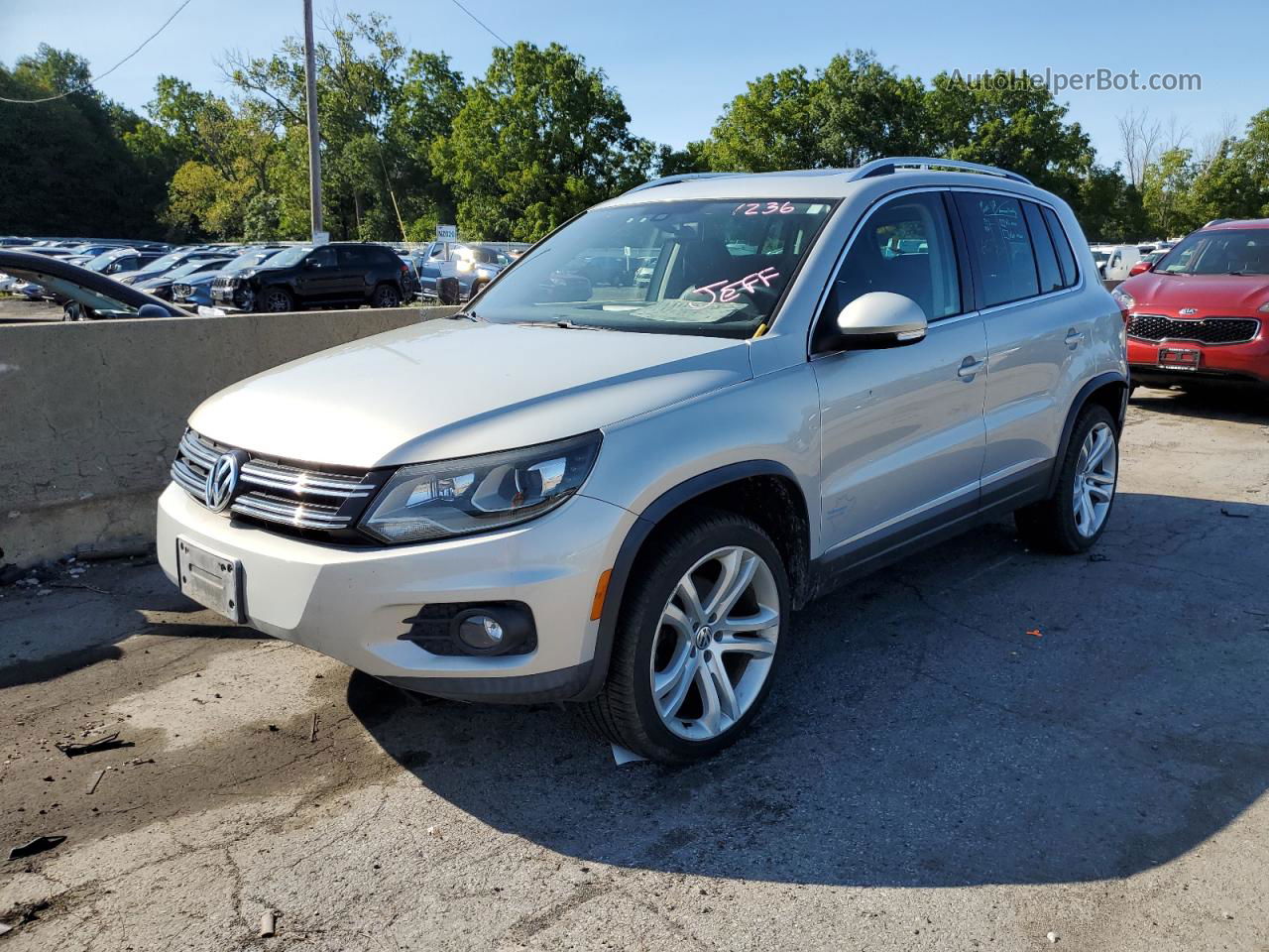 2013 Volkswagen Tiguan S Silver vin: WVGAV7AX6DW526920