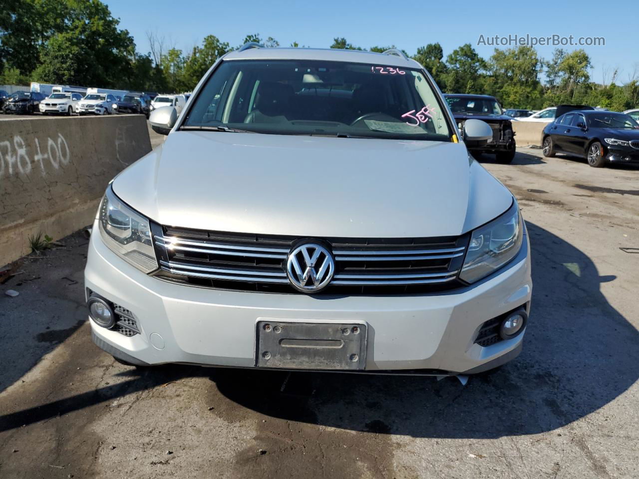 2013 Volkswagen Tiguan S Серебряный vin: WVGAV7AX6DW526920