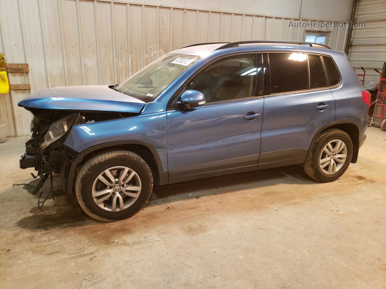 2017 Volkswagen Tiguan S Blue vin: WVGAV7AX6HK025877