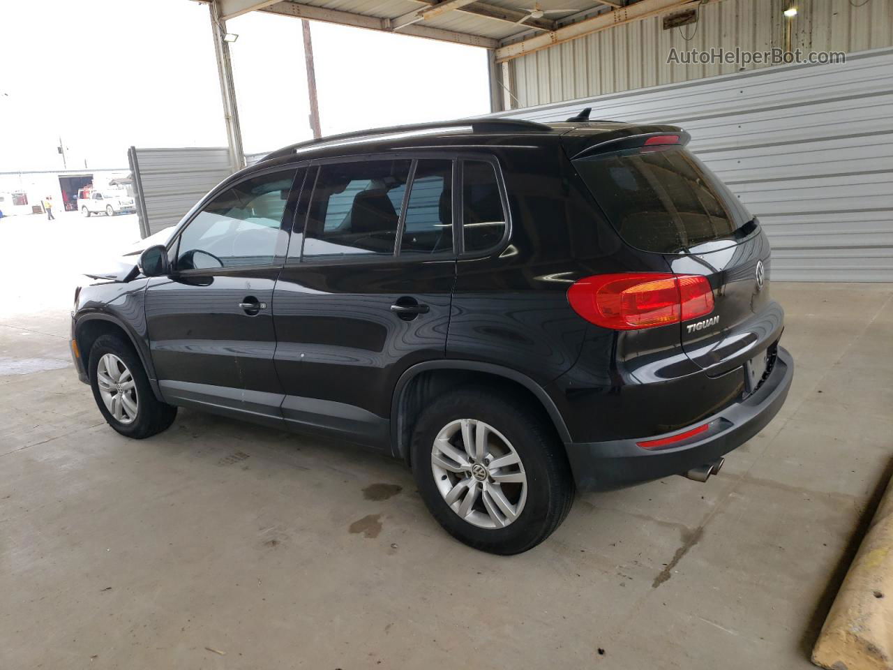 2017 Volkswagen Tiguan S Черный vin: WVGAV7AX6HW510691