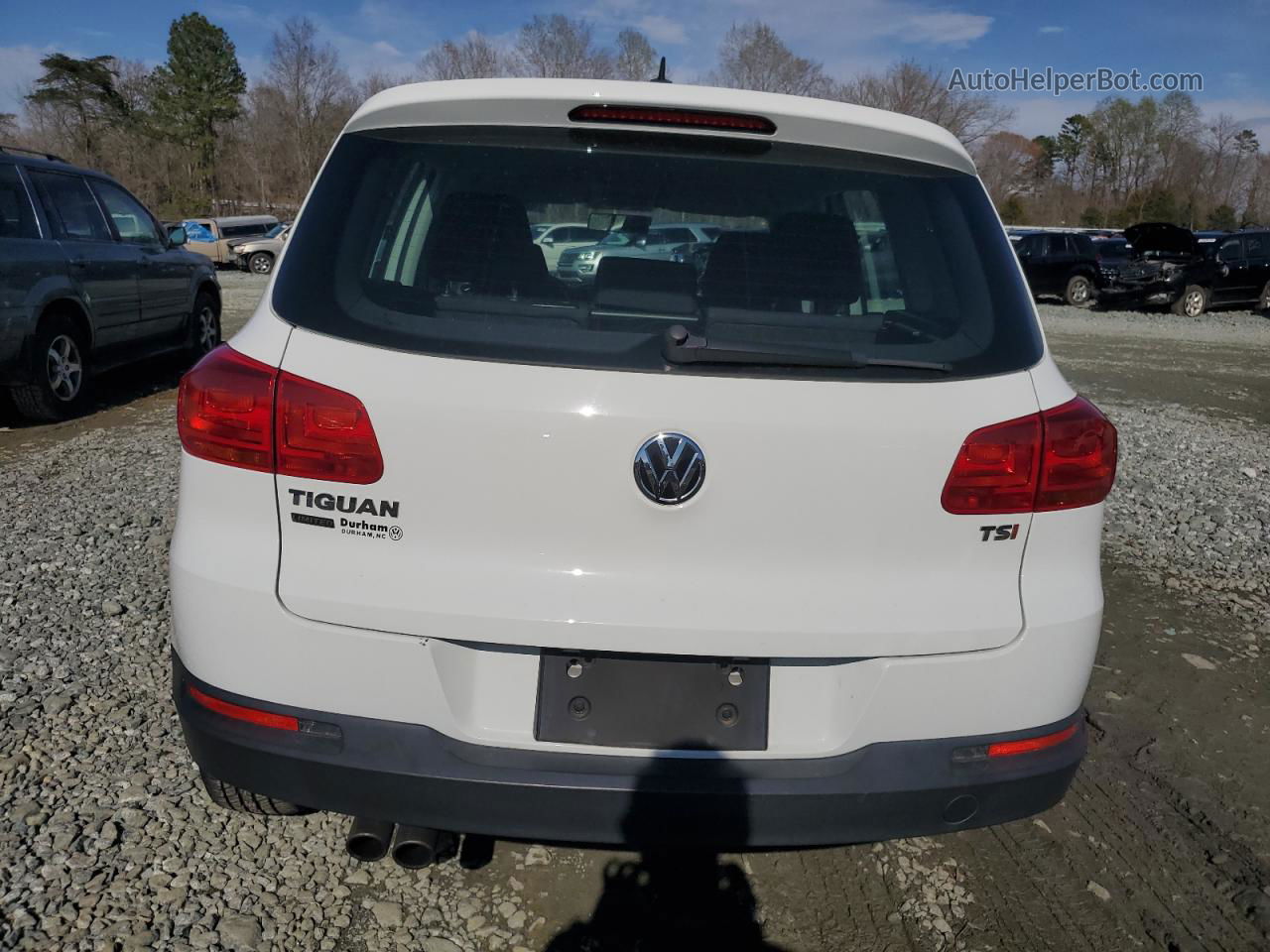 2018 Volkswagen Tiguan Limited  White vin: WVGAV7AX6JK003349