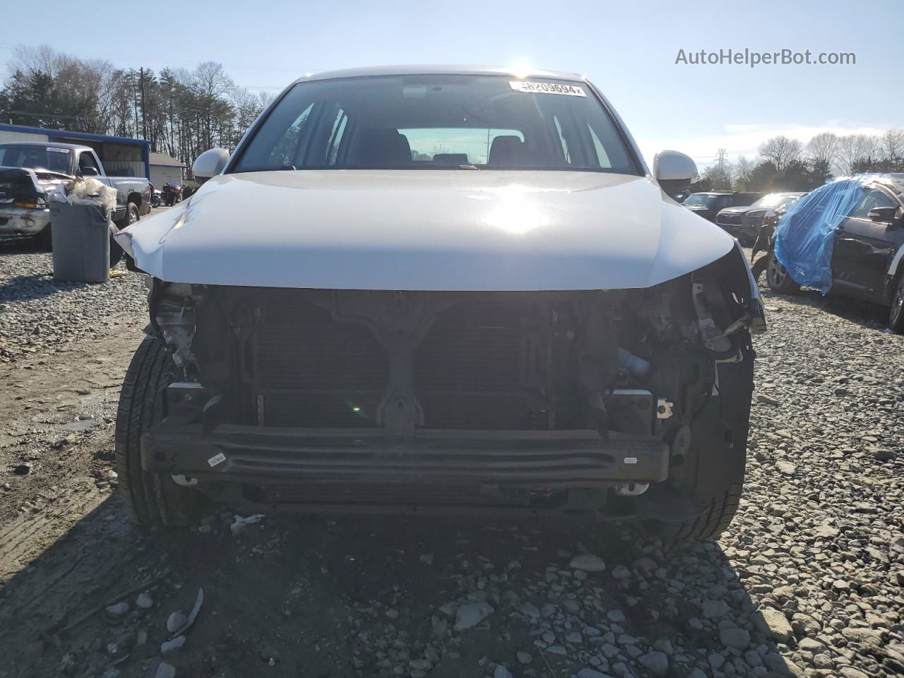 2018 Volkswagen Tiguan Limited  White vin: WVGAV7AX6JK003349