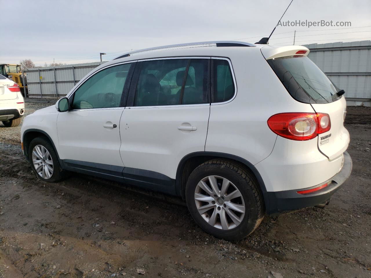 2010 Volkswagen Tiguan S Белый vin: WVGAV7AX7AW505828