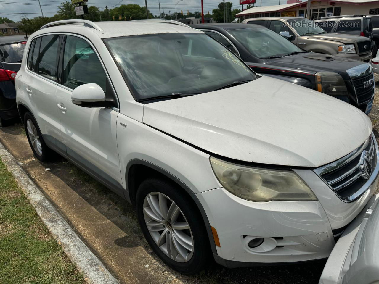 2010 Volkswagen Tiguan S Белый vin: WVGAV7AX7AW537288