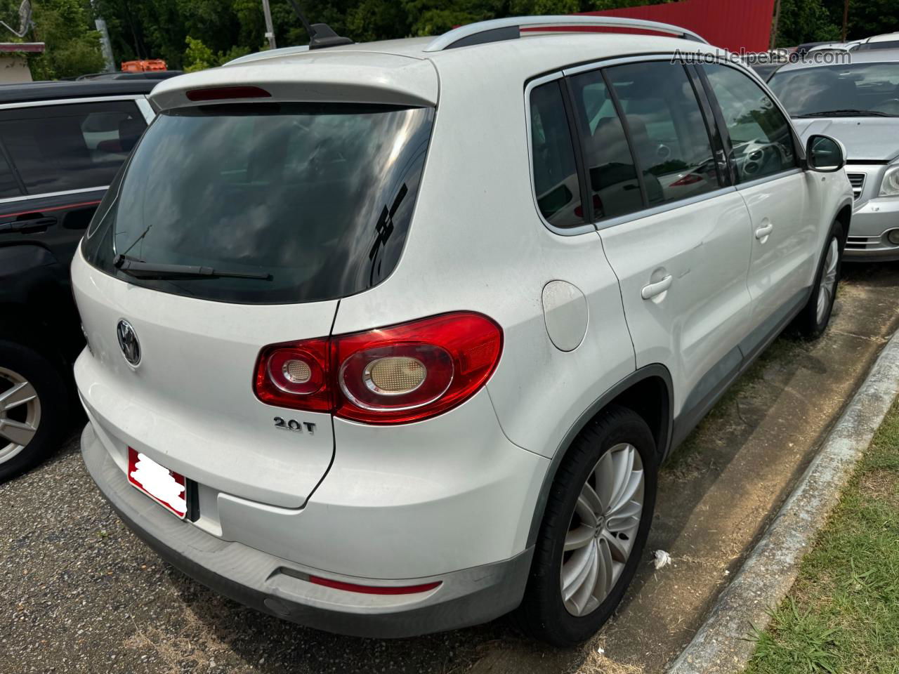 2010 Volkswagen Tiguan S White vin: WVGAV7AX7AW537288