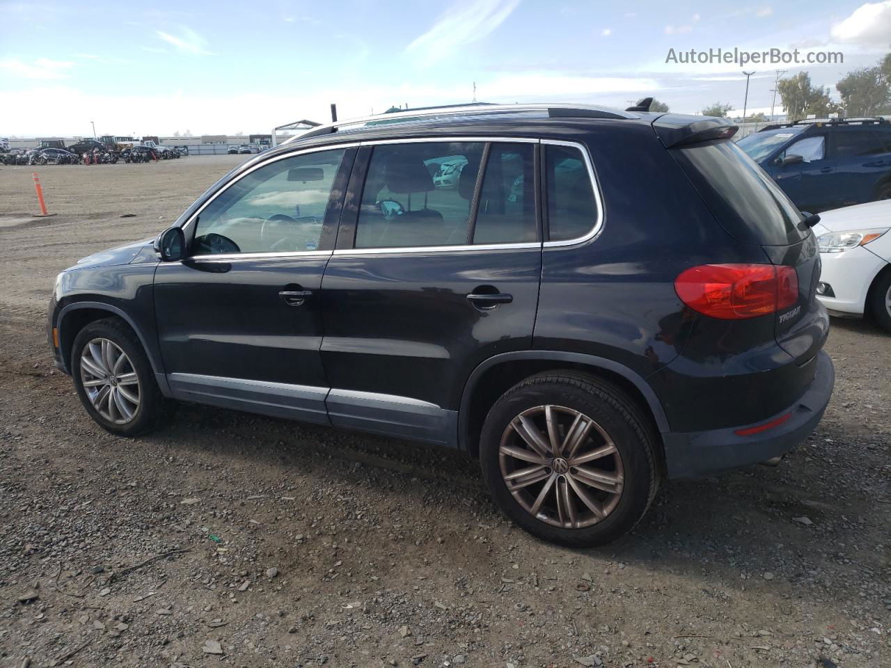 2013 Volkswagen Tiguan S Black vin: WVGAV7AX7DW555181