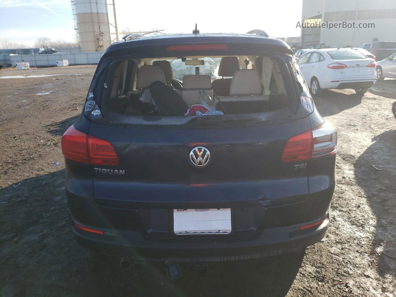 2016 Volkswagen Tiguan S Blue vin: WVGAV7AX7GW588315