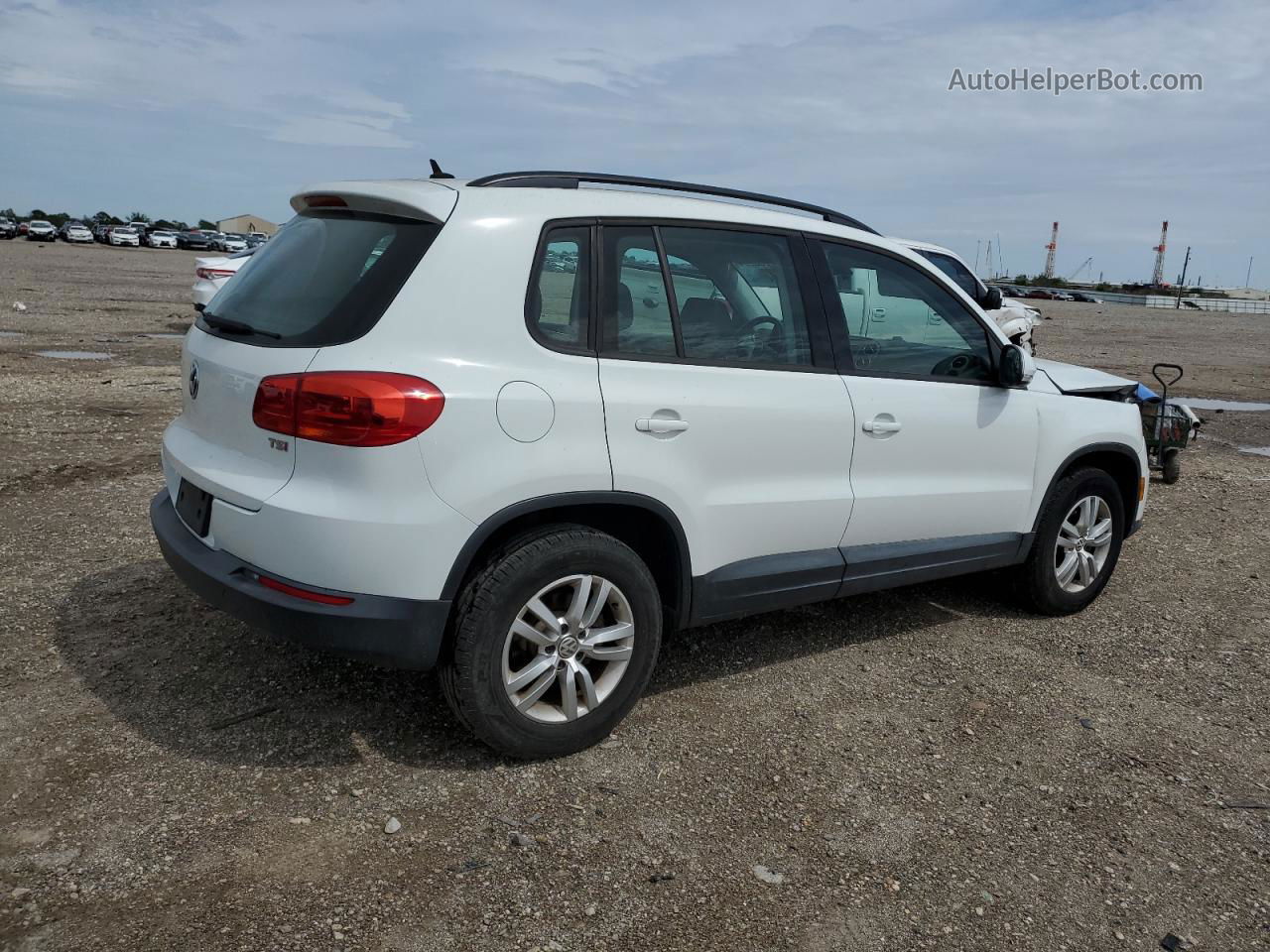 2016 Volkswagen Tiguan S White vin: WVGAV7AX7GW590579