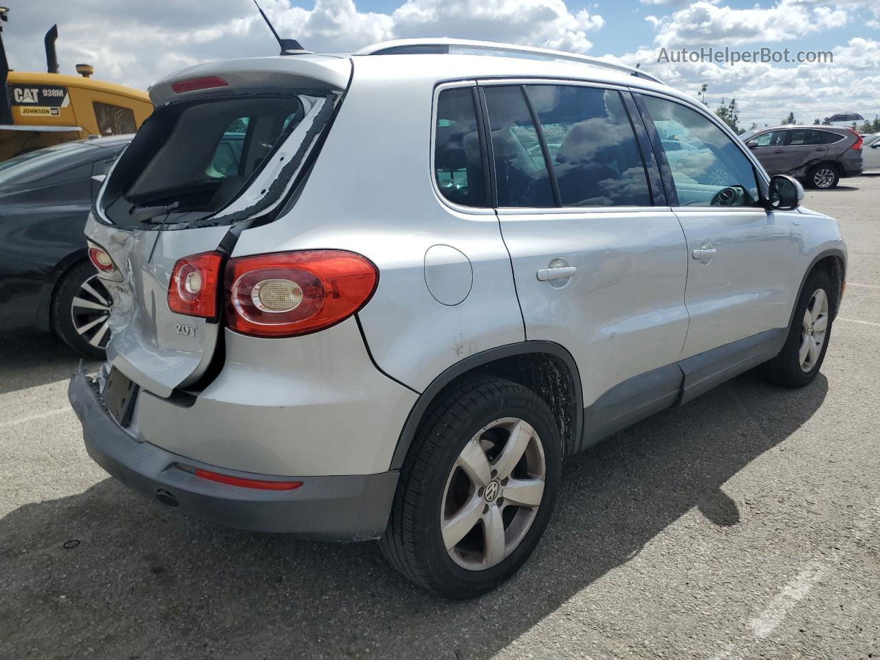 2010 Volkswagen Tiguan S Silver vin: WVGAV7AX8AW514618