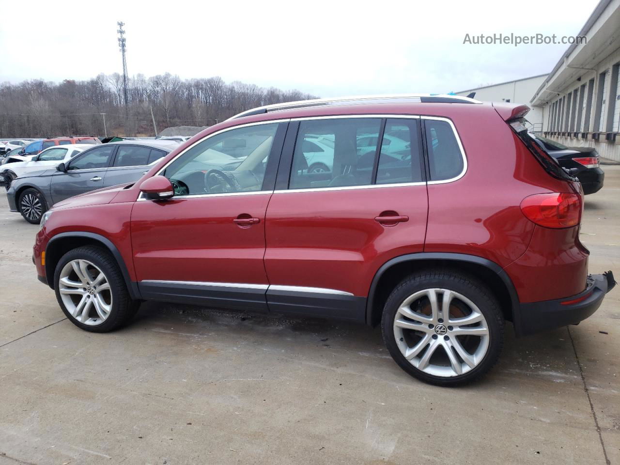 2013 Volkswagen Tiguan S Red vin: WVGAV7AX8DW035572