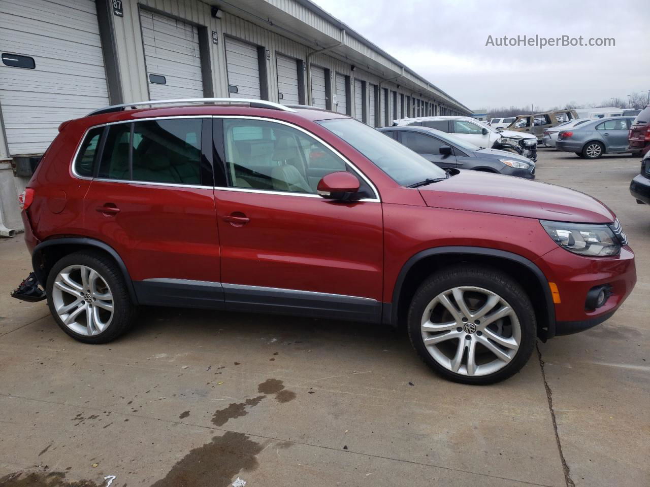 2013 Volkswagen Tiguan S Красный vin: WVGAV7AX8DW035572