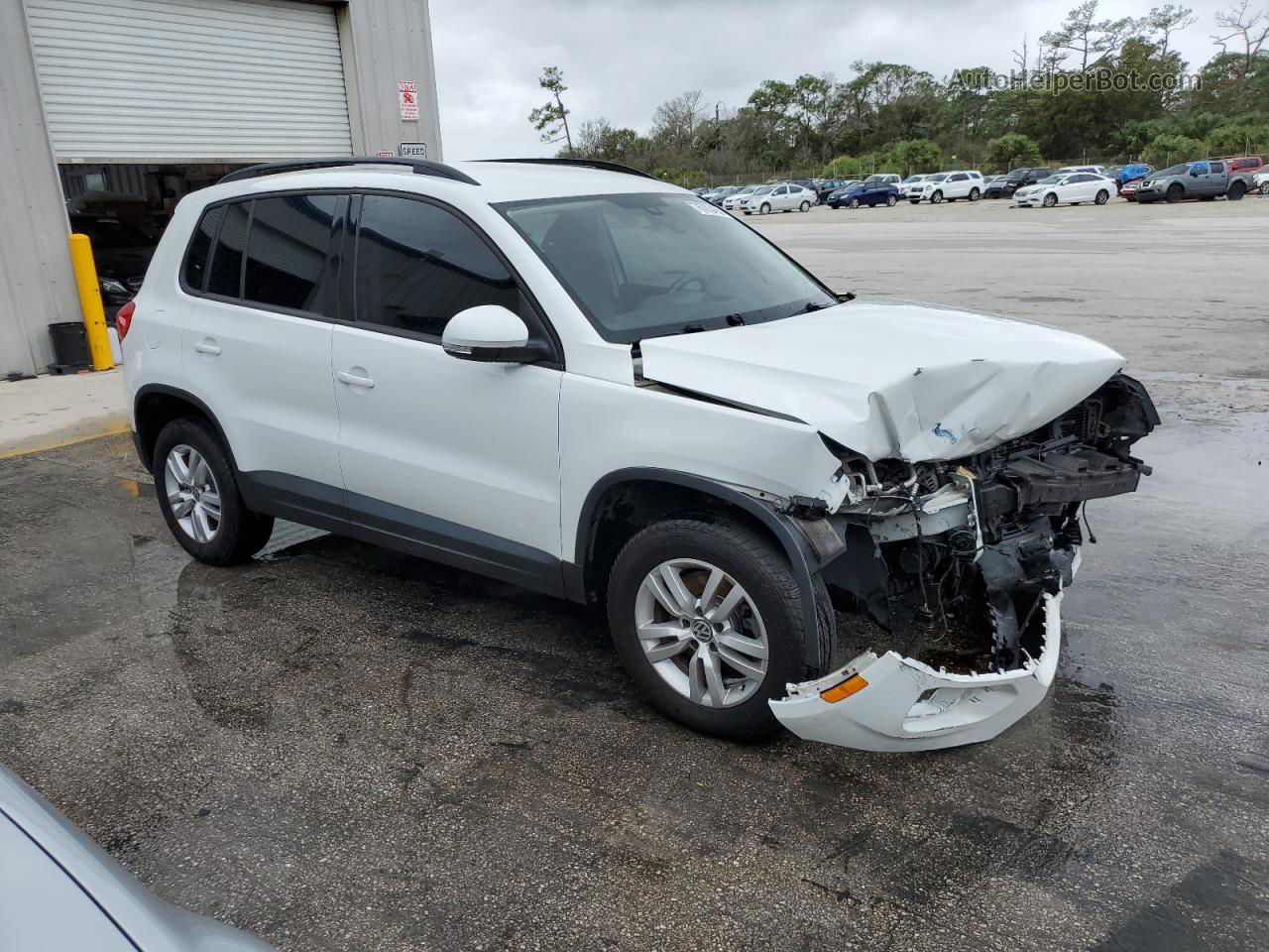 2016 Volkswagen Tiguan S Белый vin: WVGAV7AX8GW522257