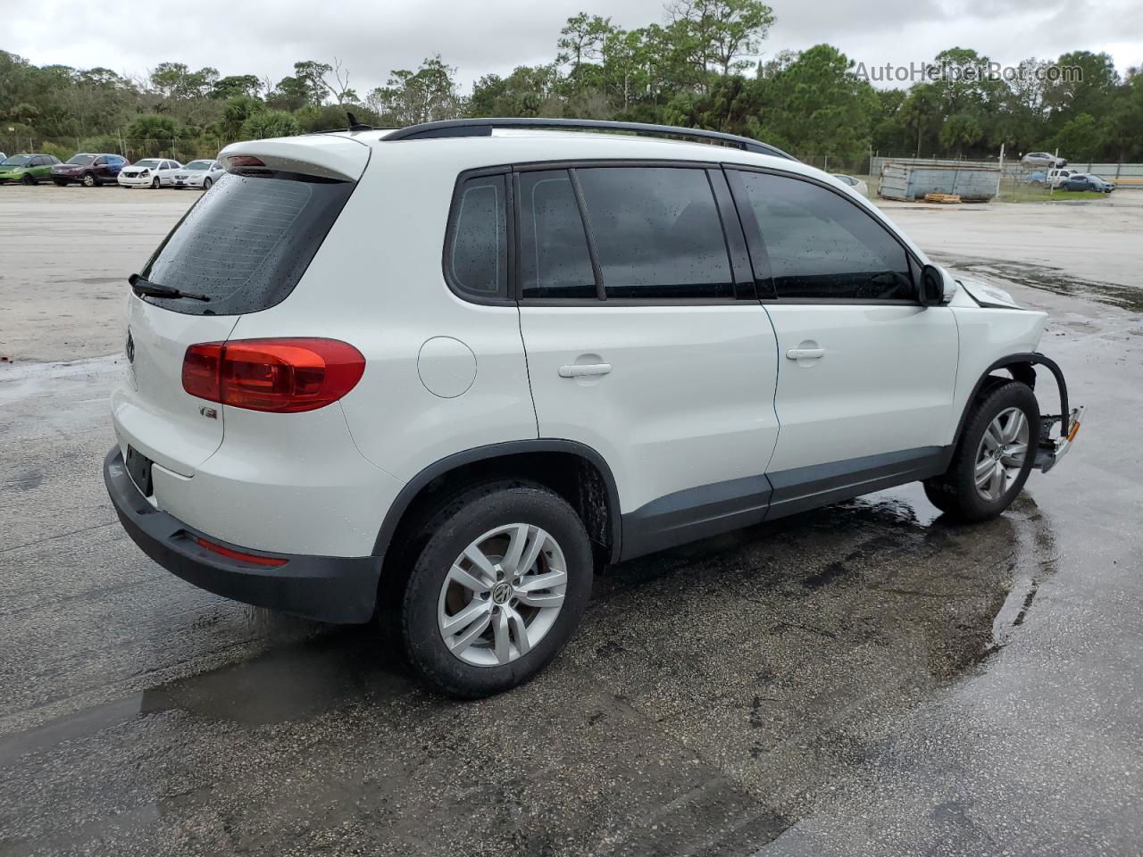 2016 Volkswagen Tiguan S White vin: WVGAV7AX8GW522257