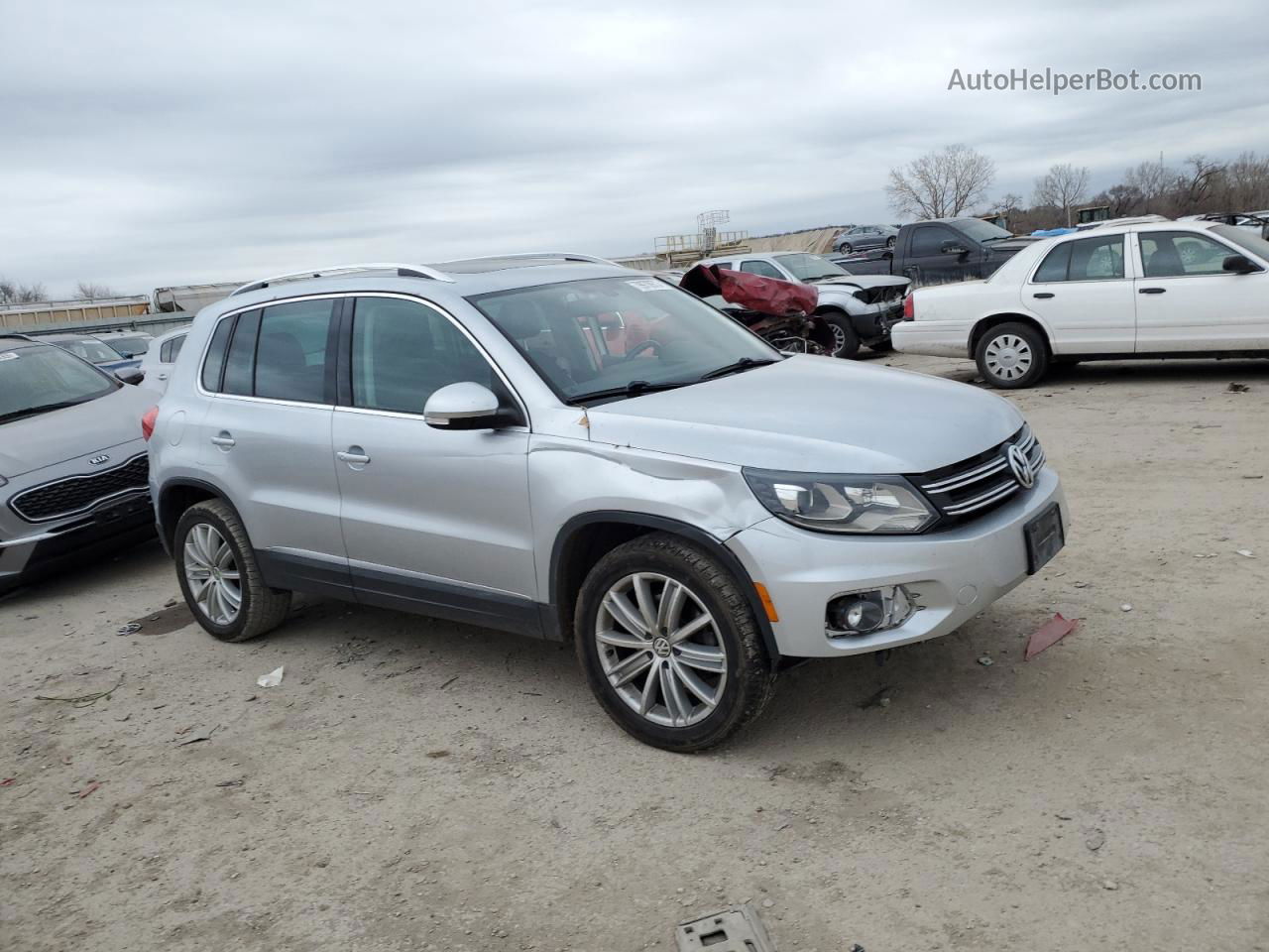 2016 Volkswagen Tiguan S Серебряный vin: WVGAV7AX8GW574083