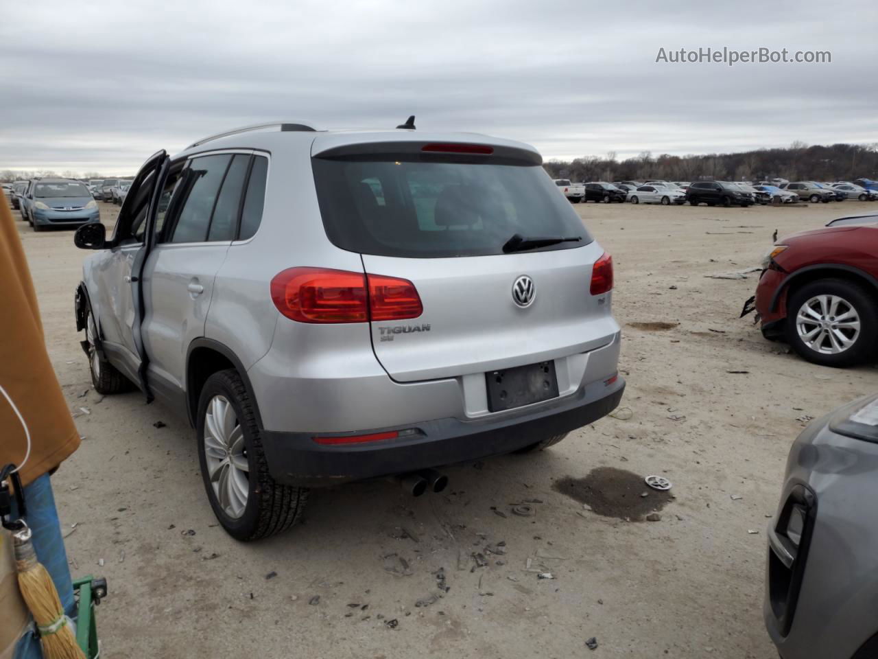 2016 Volkswagen Tiguan S Silver vin: WVGAV7AX8GW574083