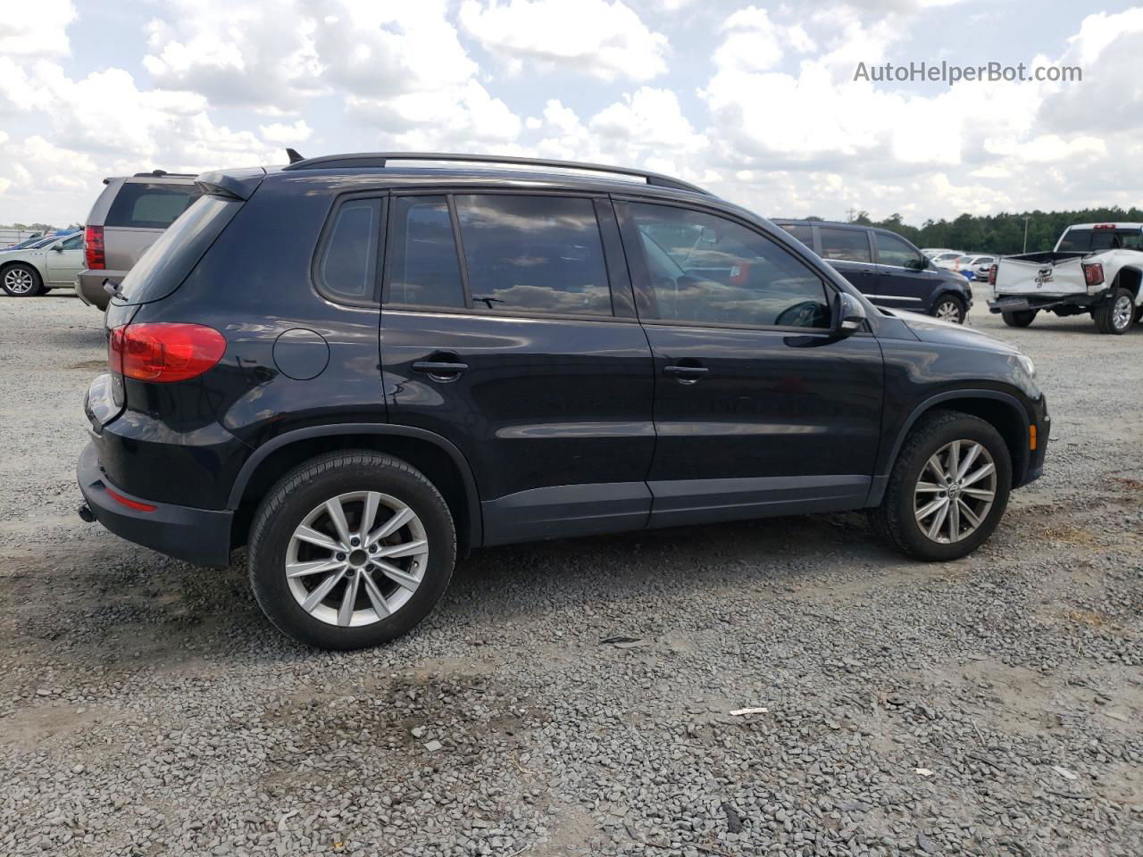 2017 Volkswagen Tiguan S Blue vin: WVGAV7AX8HK043281