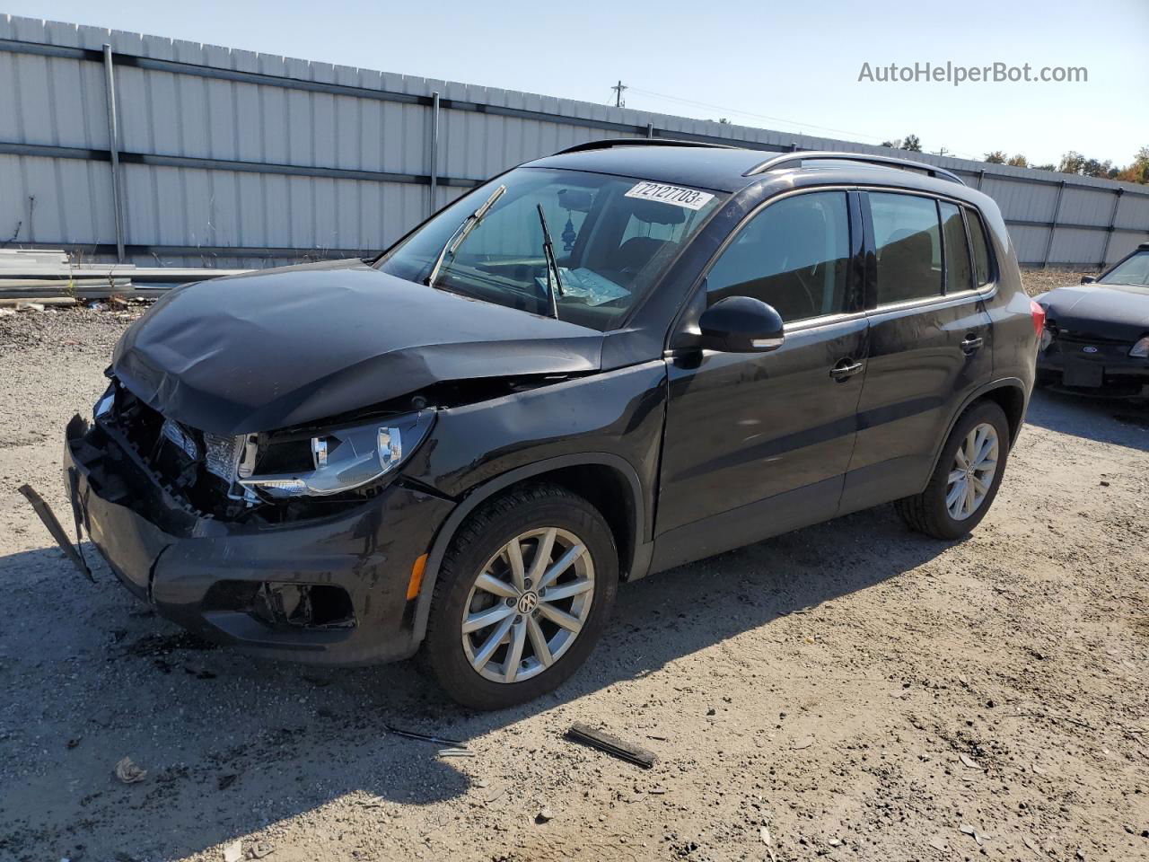 2017 Volkswagen Tiguan S Черный vin: WVGAV7AX8HK048674