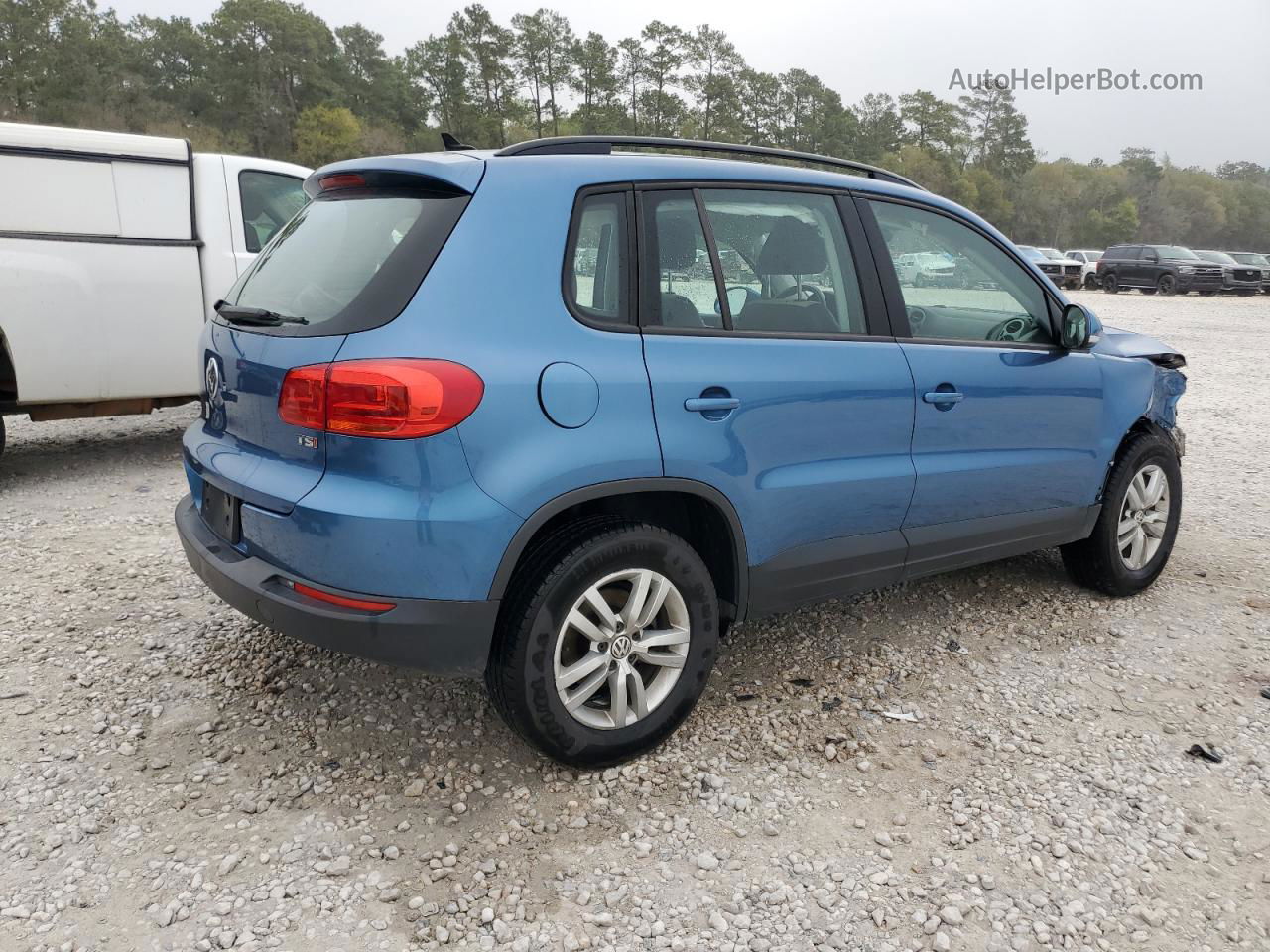 2017 Volkswagen Tiguan S Синий vin: WVGAV7AX8HW509963