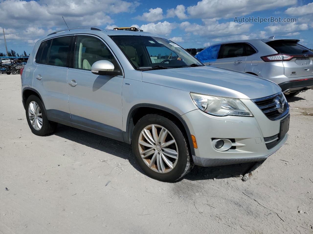 2010 Volkswagen Tiguan S Silver vin: WVGAV7AX9AW529502