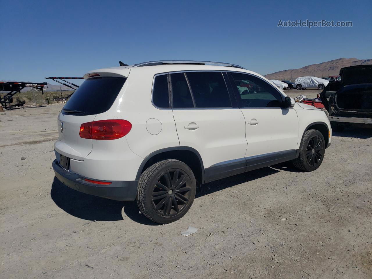 2013 Volkswagen Tiguan S White vin: WVGAV7AX9DW522070