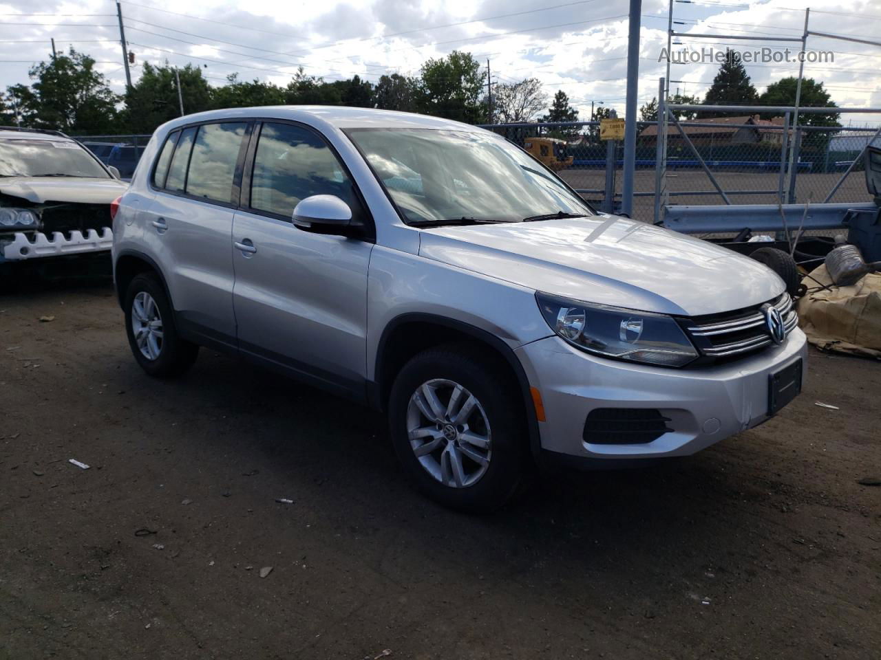 2013 Volkswagen Tiguan S Silver vin: WVGAV7AX9DW542299