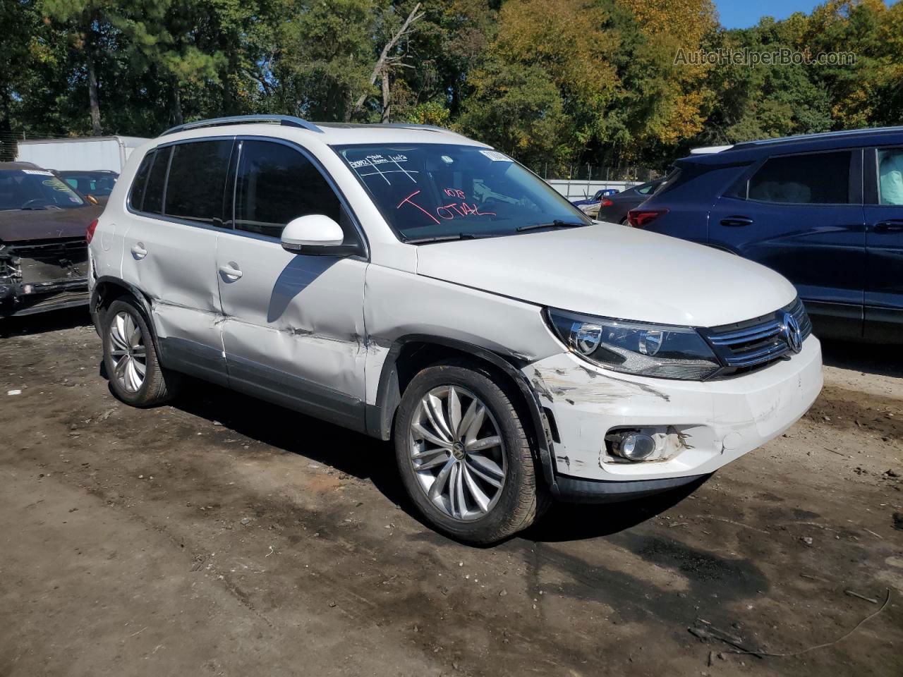 2013 Volkswagen Tiguan S White vin: WVGAV7AX9DW547129