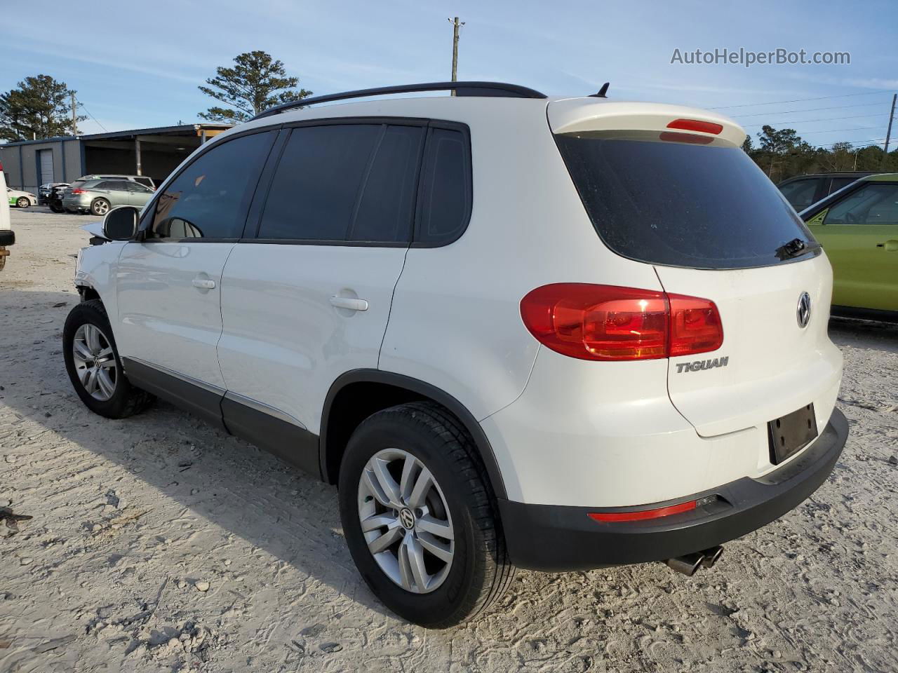 2016 Volkswagen Tiguan S Белый vin: WVGAV7AX9GW003640